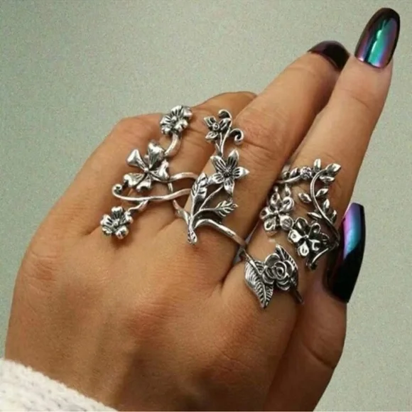 Four piece Bohemian Floral Rings - Picture 2 of 2